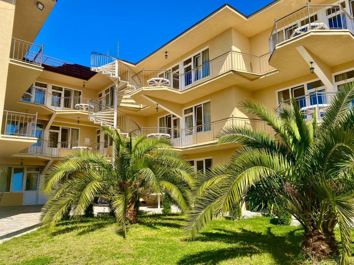 Mini Hotel Diva Alakhadzi Ngoại thất bức ảnh