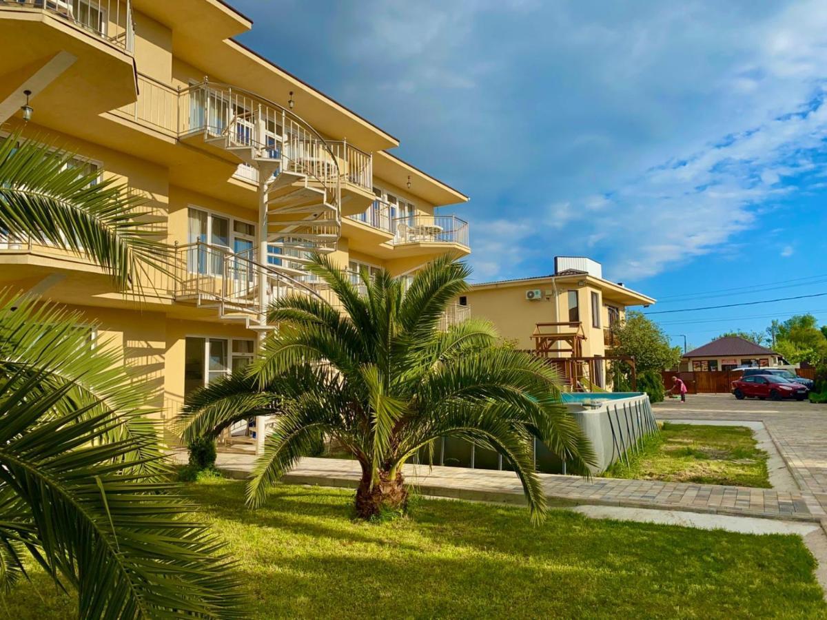 Mini Hotel Diva Alakhadzi Ngoại thất bức ảnh