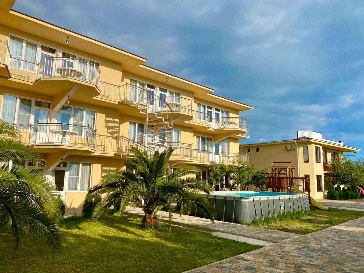 Mini Hotel Diva Alakhadzi Ngoại thất bức ảnh